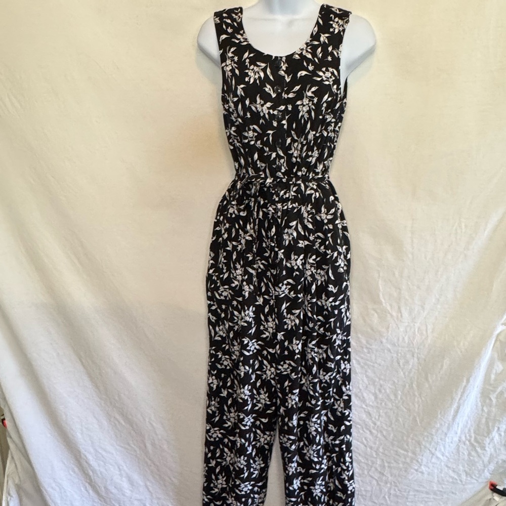 E-43 Boutique Europa‎ Vintage Black & White Floral Sleeveless Jumpsuit Size 10P